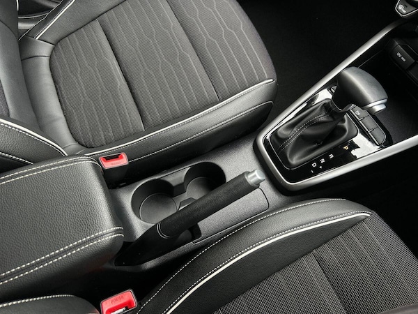 Used Kia Stonic 2023 for sale - 76300502: Photo 30
