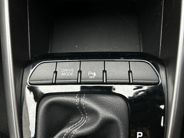 Used Kia Stonic 2023 for sale - 76300502: Photo 32