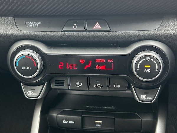 Used Kia Stonic 2023 for sale - 76300502: Photo 34