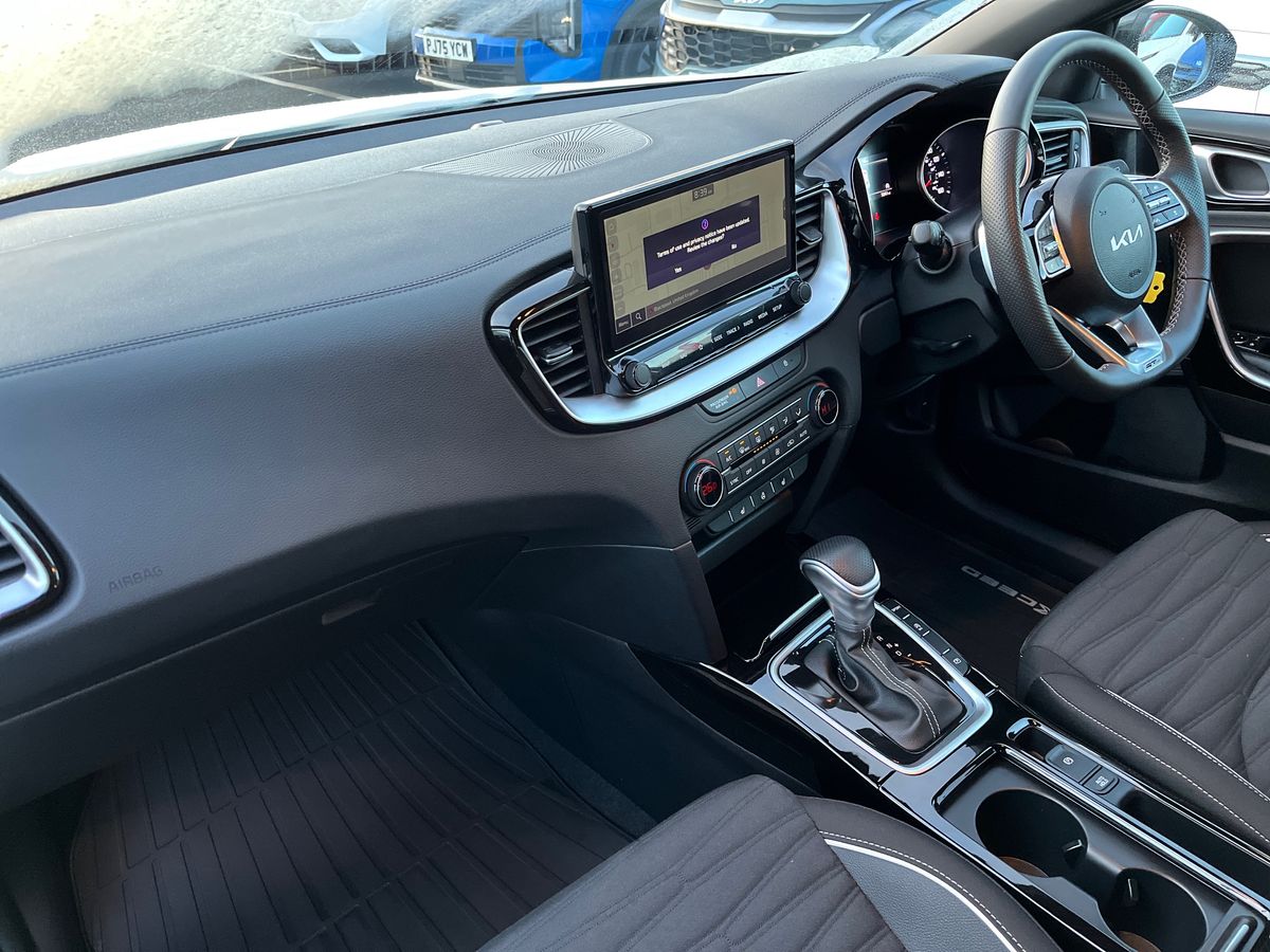 Used Kia XCeed 2025 for sale - 76929225: Photo 2