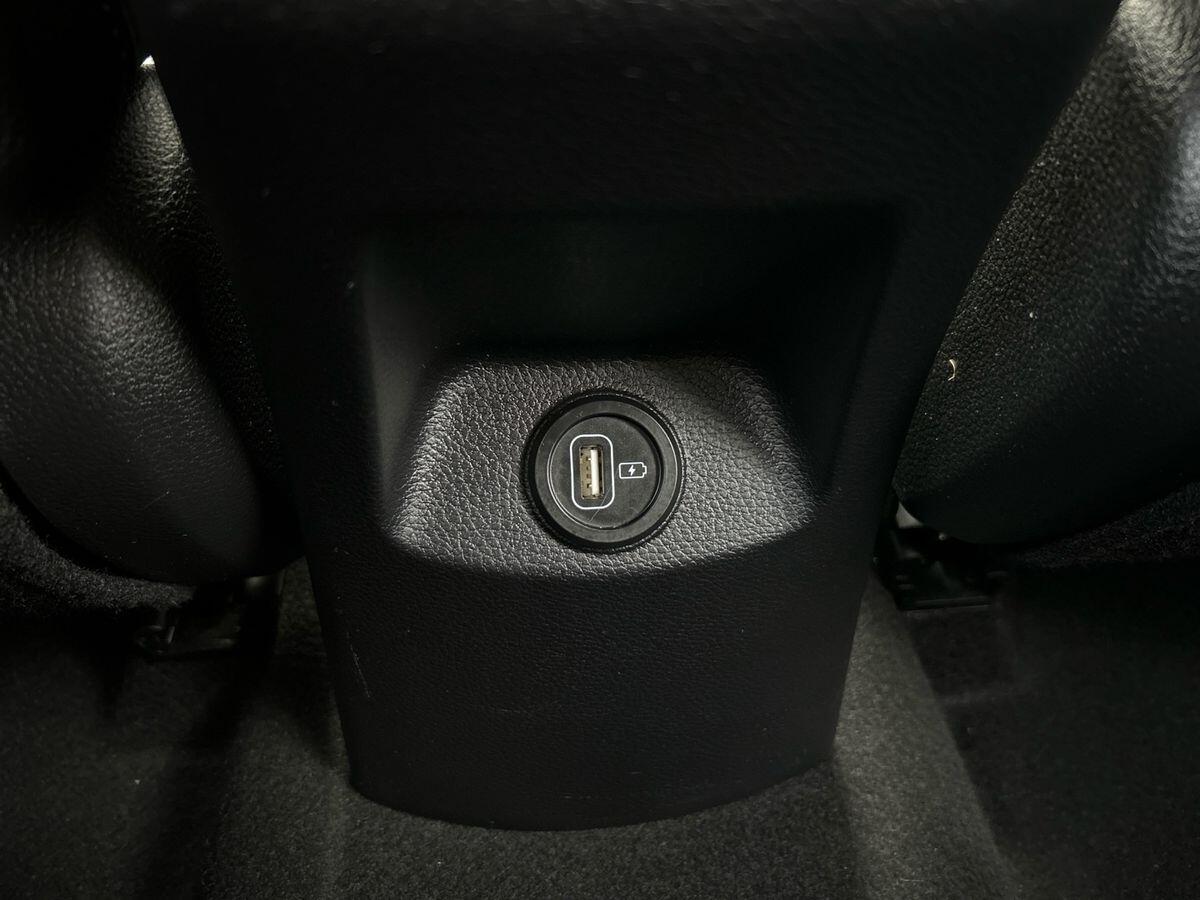 Used Kia Stonic 2023 for sale - 76540981: Photo 23