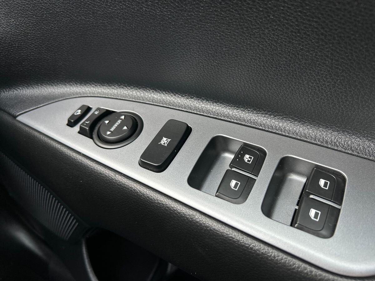 Used Kia Stonic 2023 for sale - 76540981: Photo 29