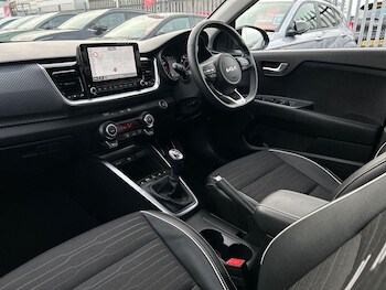 Used Kia Stonic 2023 for sale - 76540981: Photo