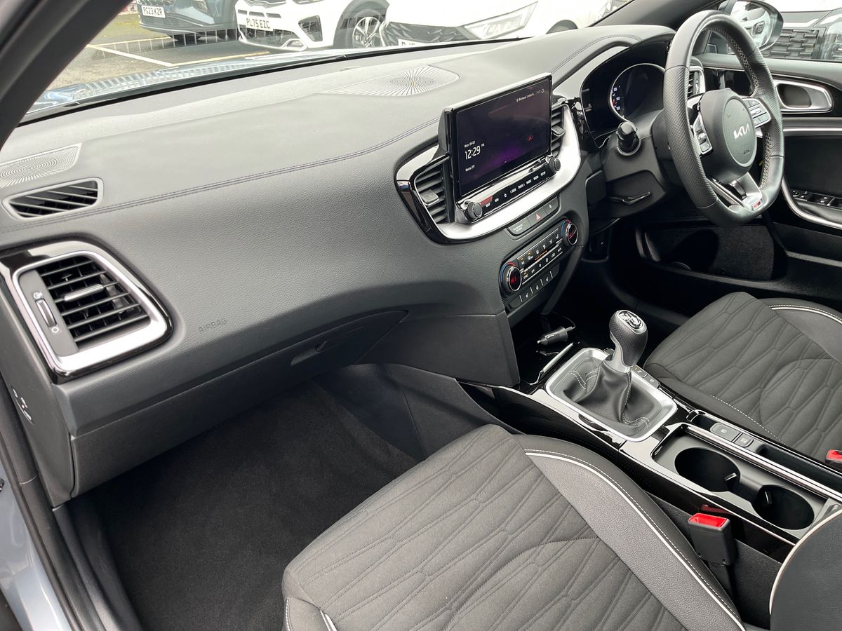 Used Kia XCeed 2023 for sale - 77805310: Photo 2