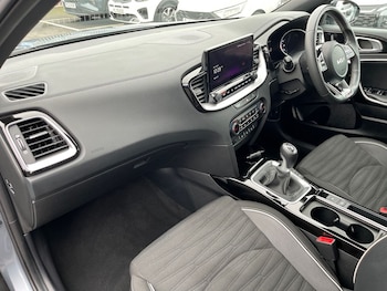 Used Kia XCeed 2023 for sale - 77805310: Photo