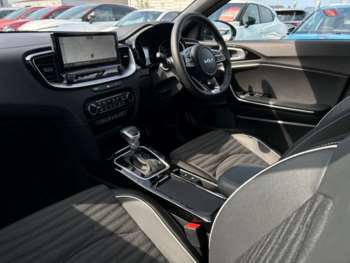 Used Kia Ceed 2025 for sale - 74950791: Photo