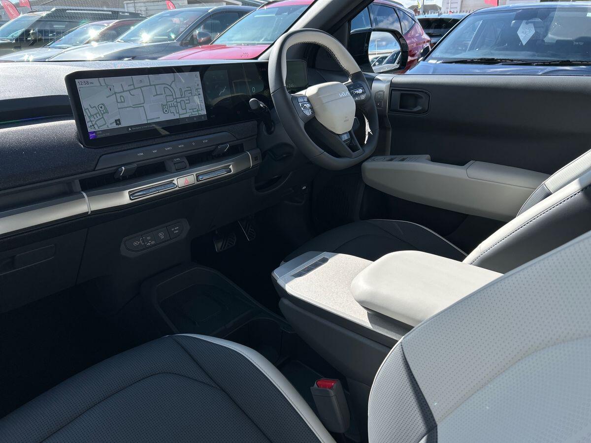 Used Kia EV3 2025 for sale - 77916502: Photo 2