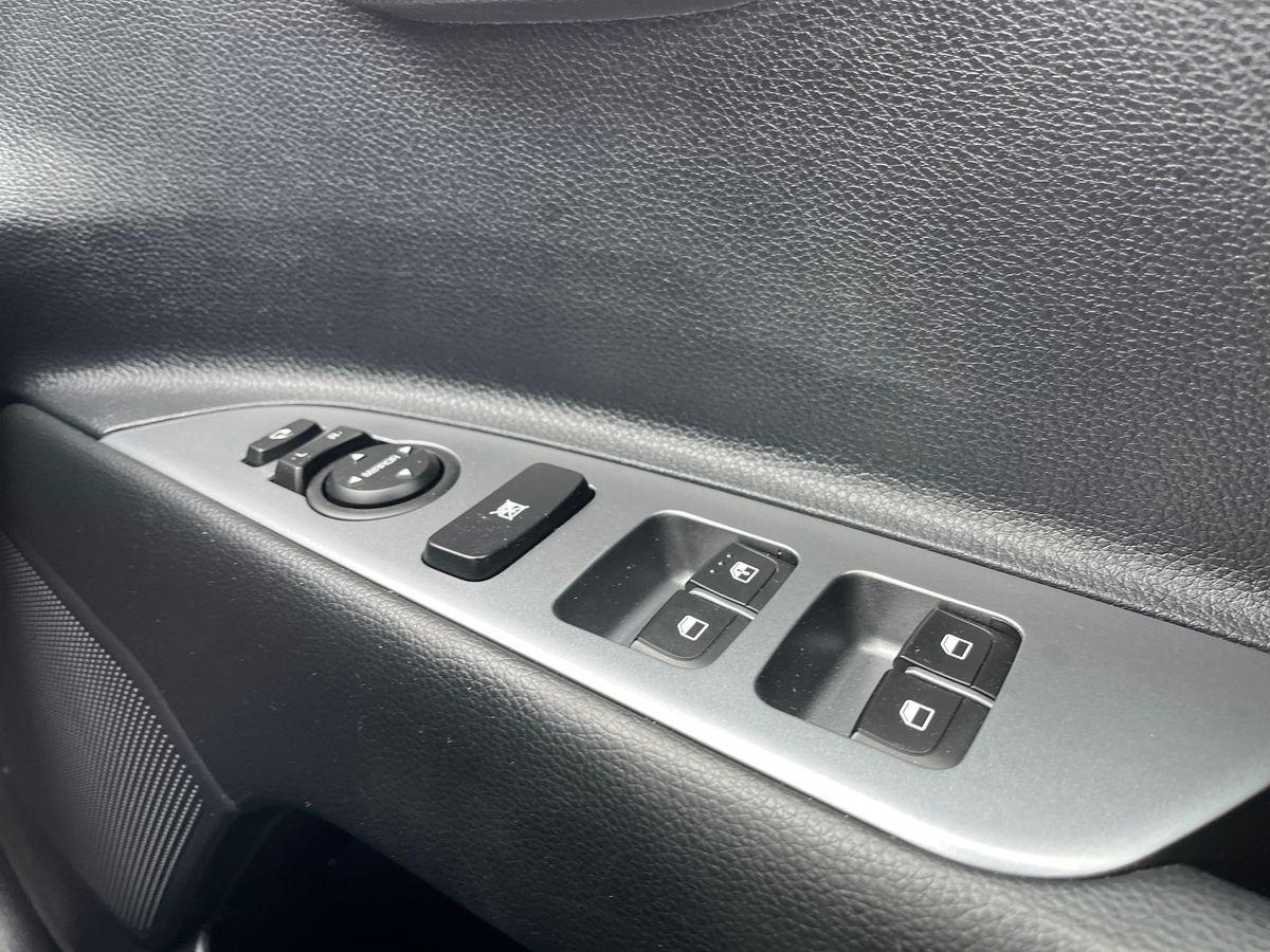 Used Kia Stonic 2023 for sale - 77904537: Photo 40