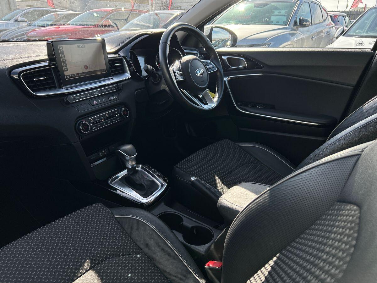 Used Kia Ceed 2018 for sale - 76300172: Photo 2