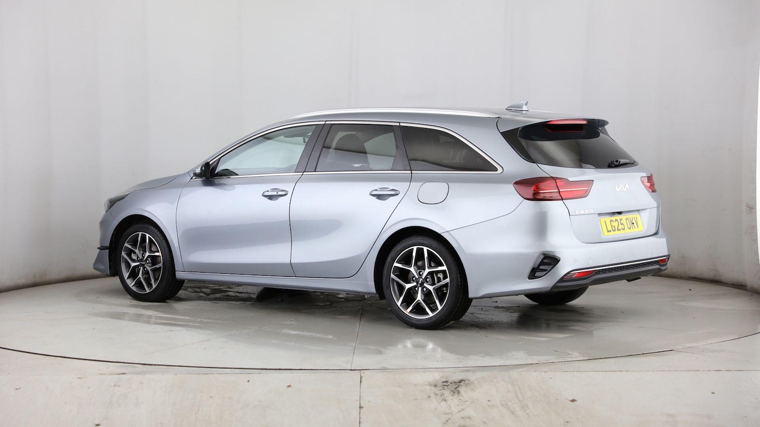 Used Kia Ceed 2025 for sale - 76969369: Photo 3