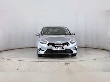 Used Kia Ceed 2025 for sale - 76969369: Photo