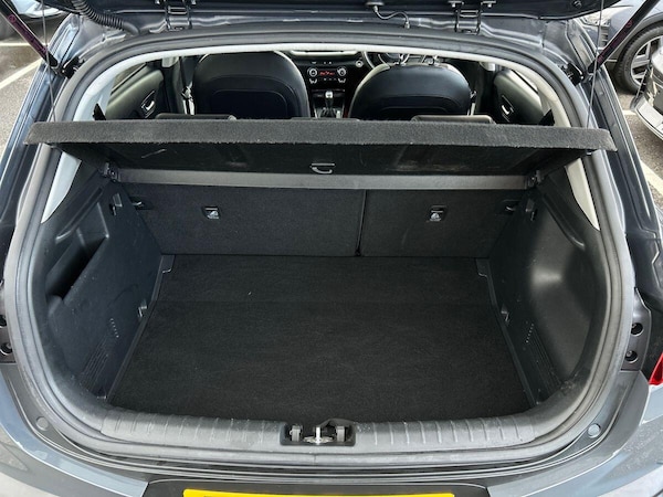 Used Kia Stonic 2022 for sale - 76299947: Photo 22