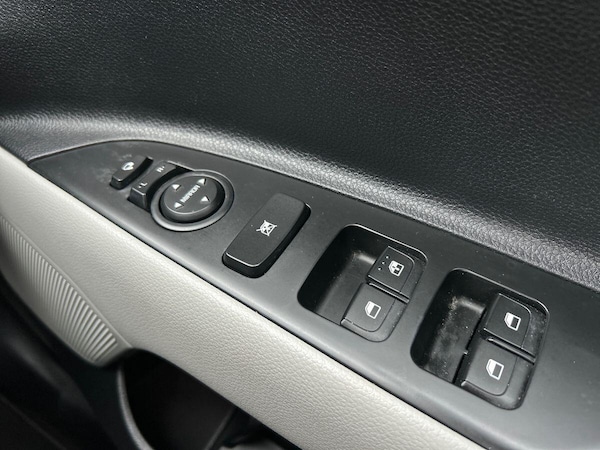 Used Kia Stonic 2022 for sale - 76299947: Photo 30
