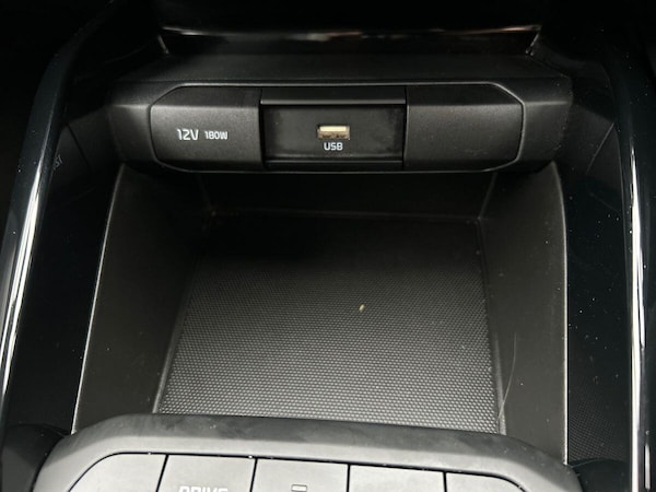 Used Kia Stonic 2022 for sale - 76299947: Photo 35