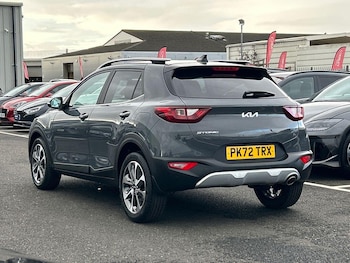 Used Kia Stonic 2022 for sale - 76299947: Photo 3