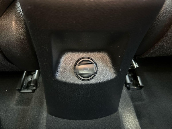 Used Kia Stonic 2020 for sale - 76300459: Photo 25