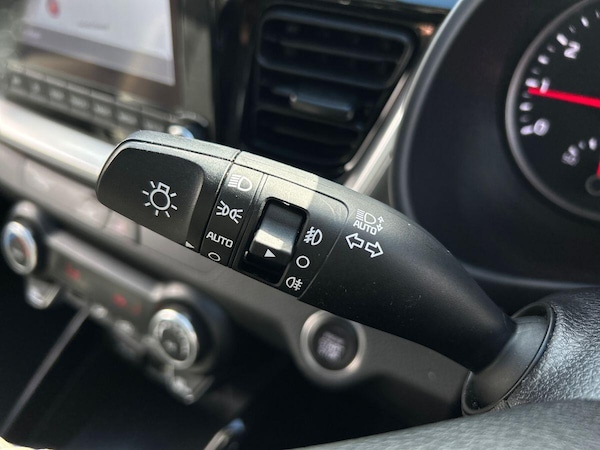 Used Kia Stonic 2020 for sale - 76300459: Photo 27