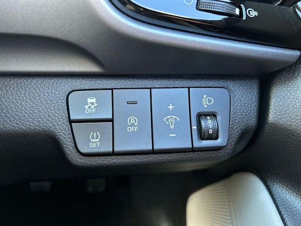 Used Kia Stonic 2020 for sale - 76300459: Photo 29
