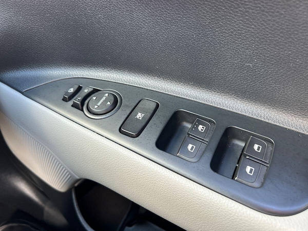 Used Kia Stonic 2020 for sale - 76300459: Photo 30