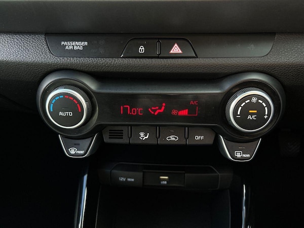 Used Kia Stonic 2020 for sale - 76300459: Photo 37
