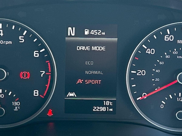 Used Kia Stonic 2020 for sale - 76300459: Photo 54