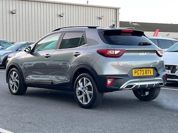 Used Kia Stonic 2024 for sale - 76604108: Photo