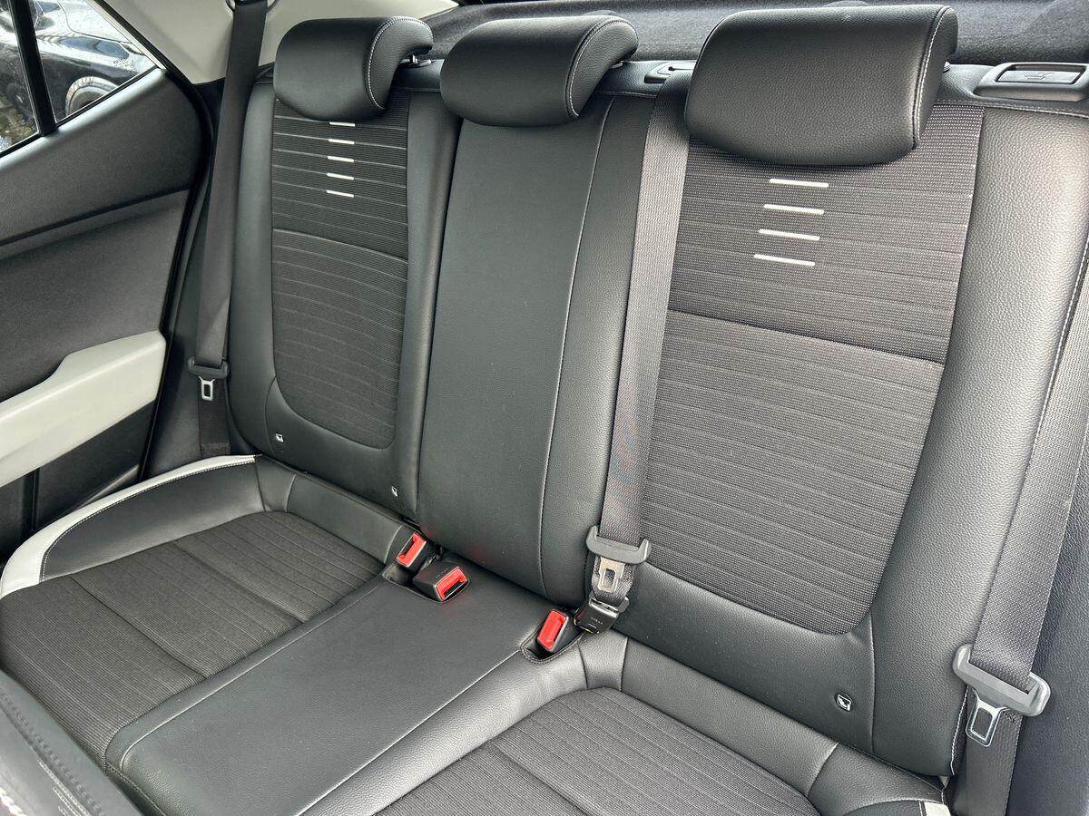 Used Kia Stonic 2018 for sale - 76330507: Photo 21