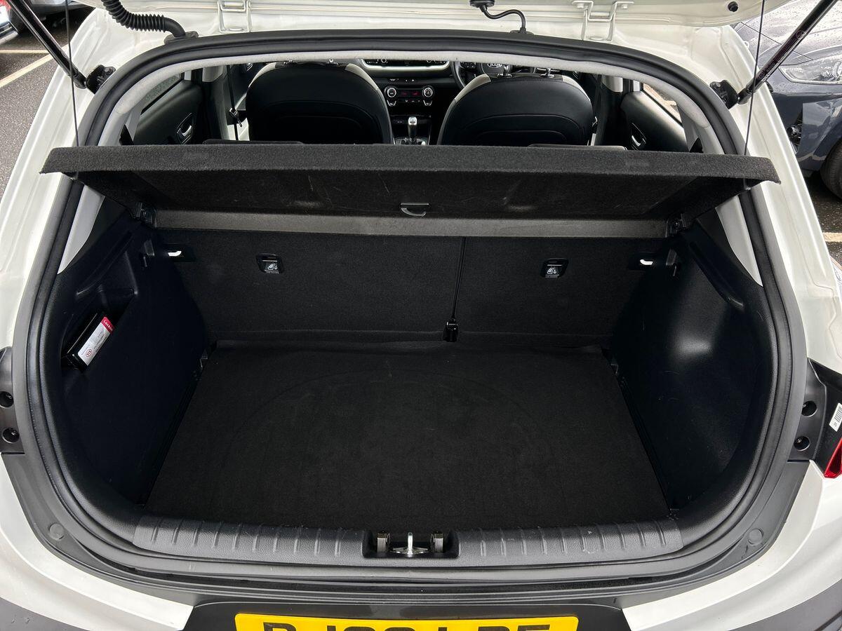 Used Kia Stonic 2018 for sale - 76330507: Photo 22