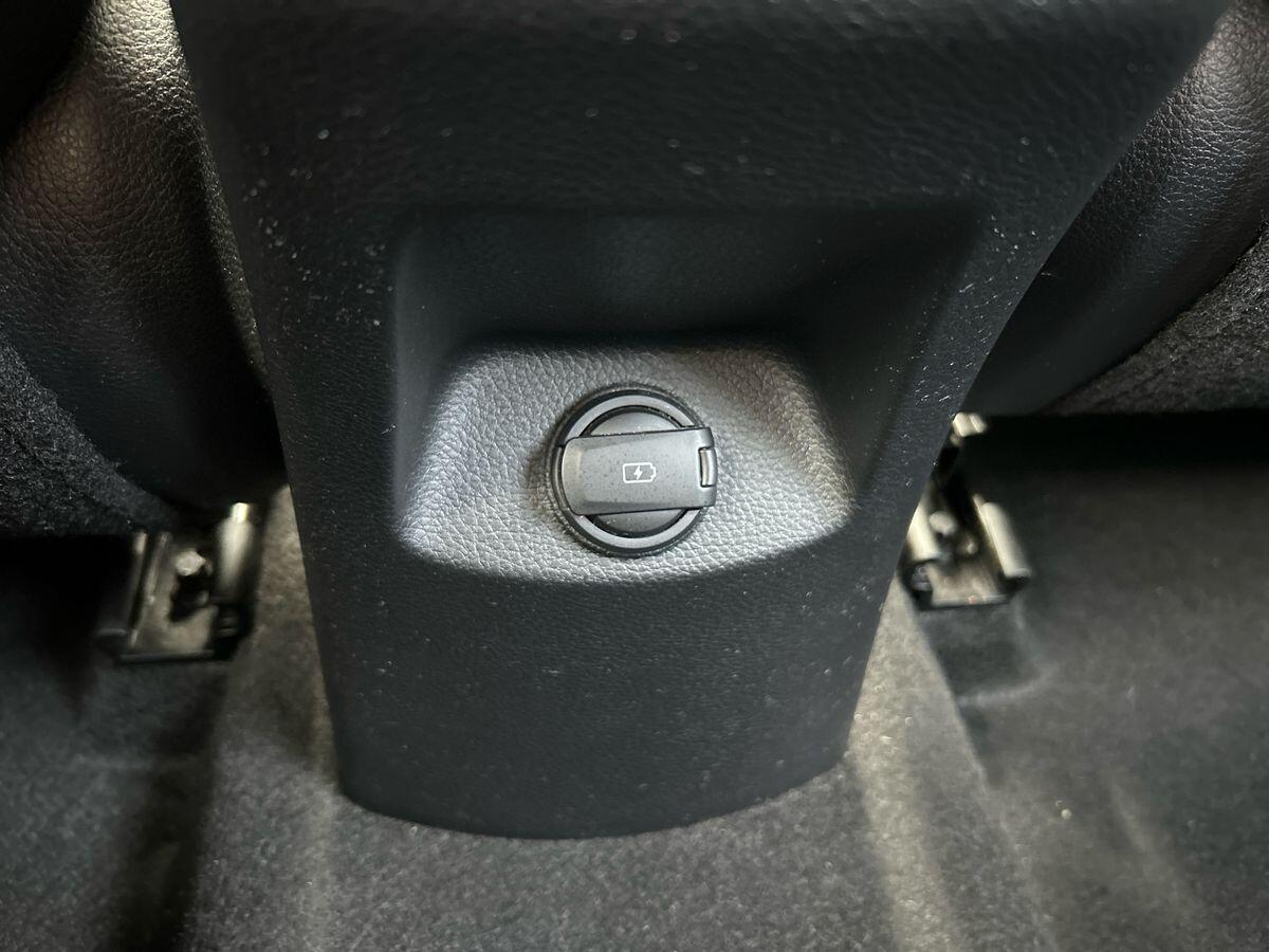 Used Kia Stonic 2018 for sale - 76330507: Photo 23
