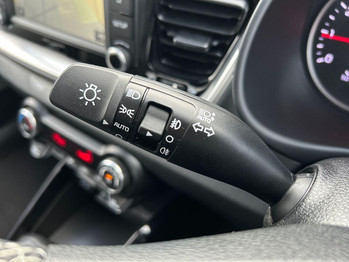 Used Kia Stonic 2018 for sale - 76330507: Photo 26