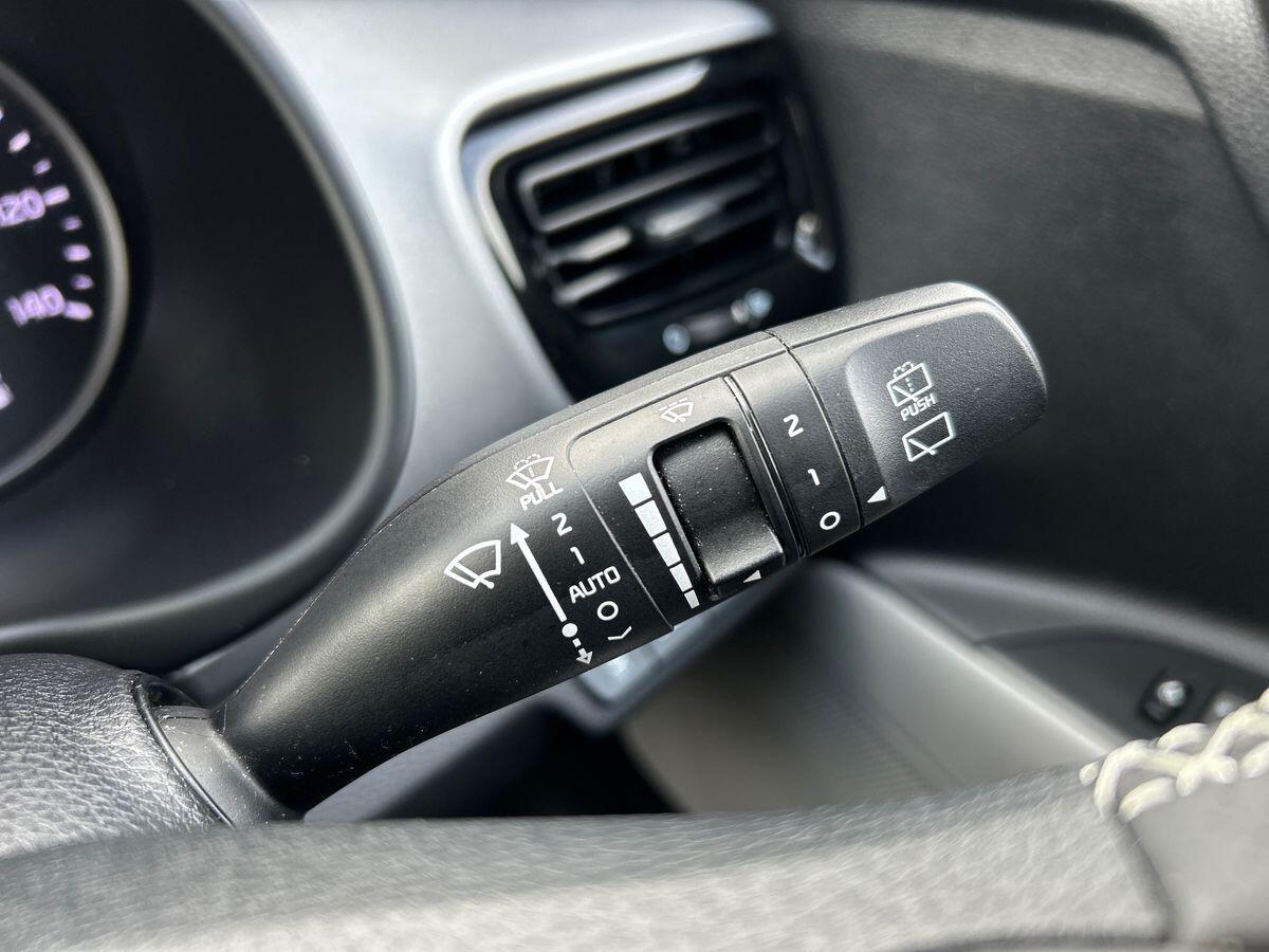 Used Kia Stonic 2018 for sale - 76330507: Photo 27
