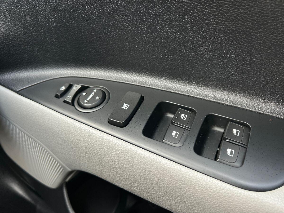 Used Kia Stonic 2018 for sale - 76330507: Photo 29
