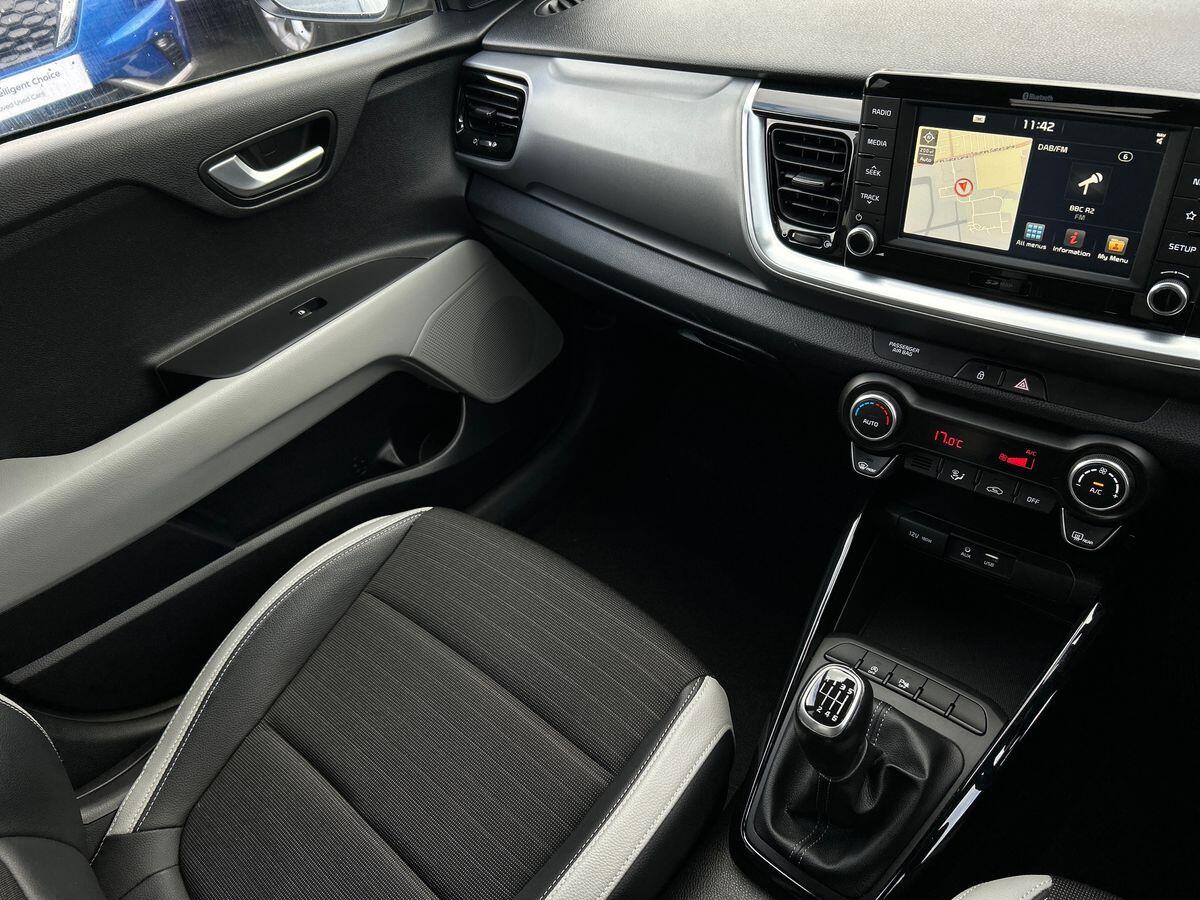 Used Kia Stonic 2018 for sale - 76330507: Photo 31