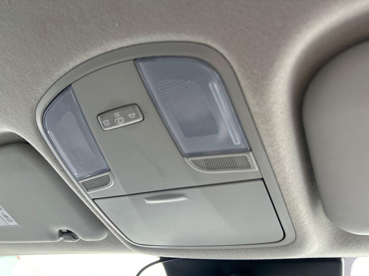 Used Kia Stonic 2018 for sale - 76330507: Photo 36