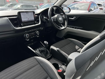 Used Kia Stonic 2020 for sale - 75969694: Photo
