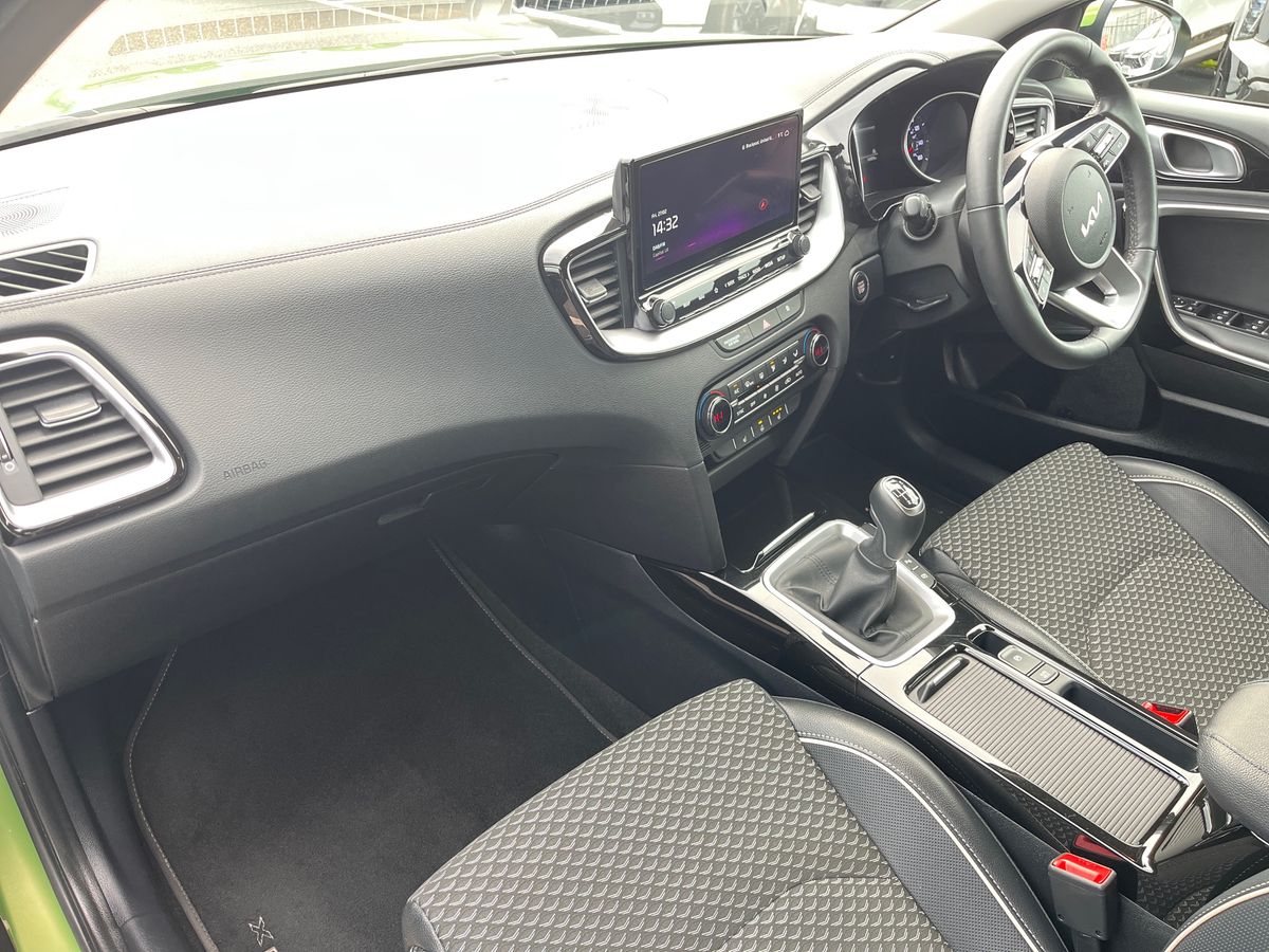 Used Kia XCeed 2023 for sale - 77700737: Photo 2