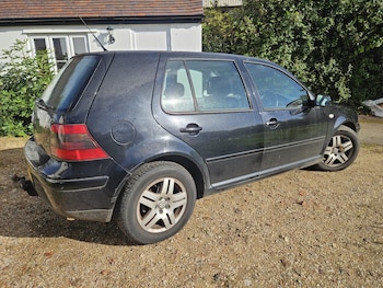 Used Volkswagen Golf 2002 for sale - 76025788: Photo