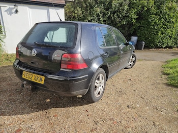 Used Volkswagen Golf 2002 for sale - 76025788: Photo