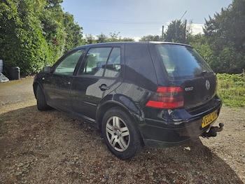 Used Volkswagen Golf 2002 for sale - 76025788: Photo