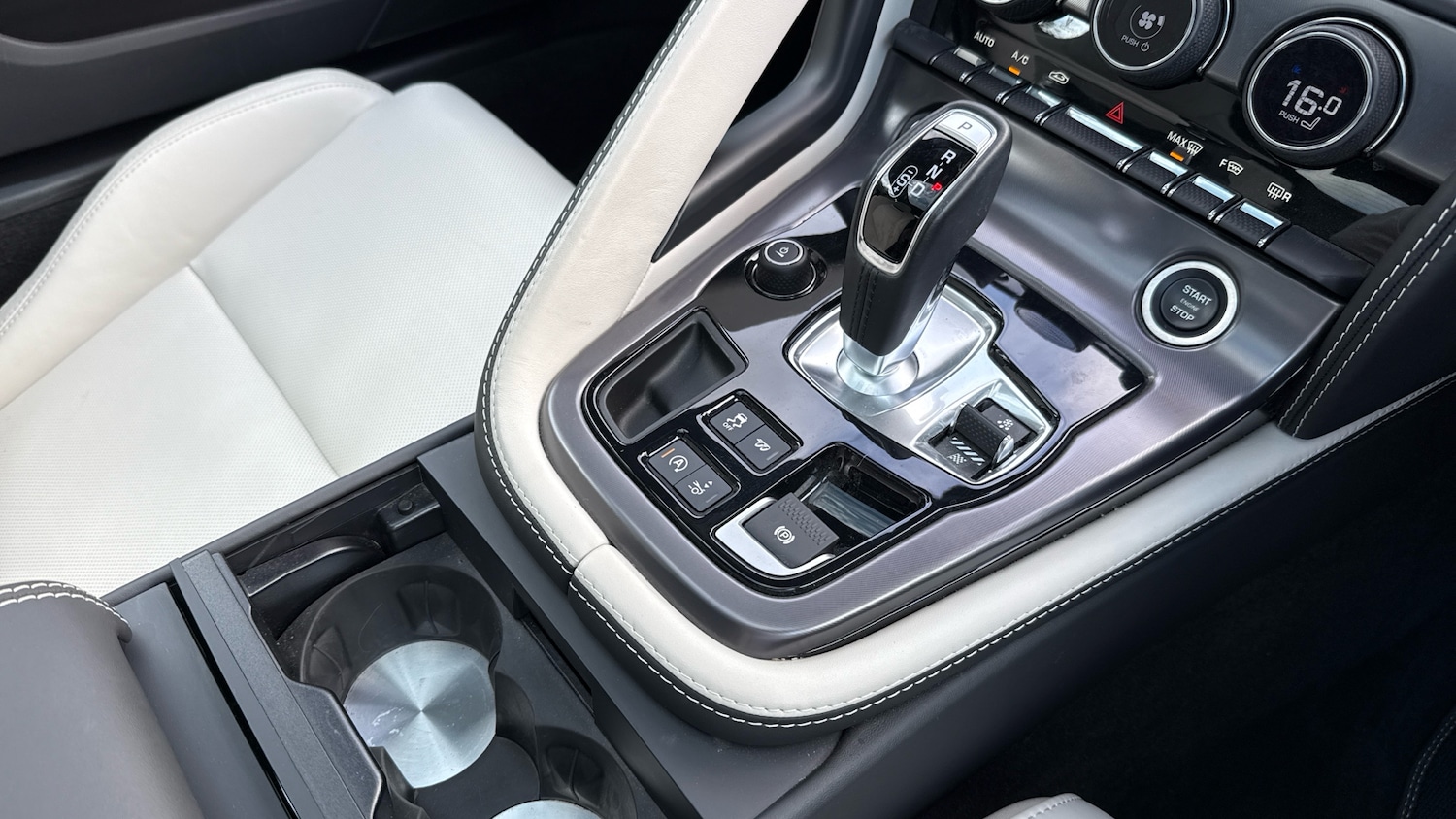 Used Jaguar F-Type 2024 for sale - 76134373: Photo 13