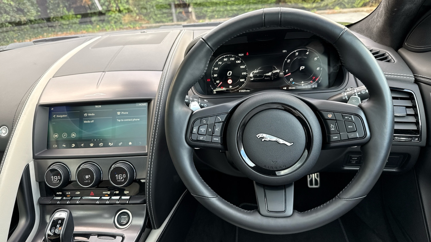 Used Jaguar F-Type 2024 for sale - 76134373: Photo 15