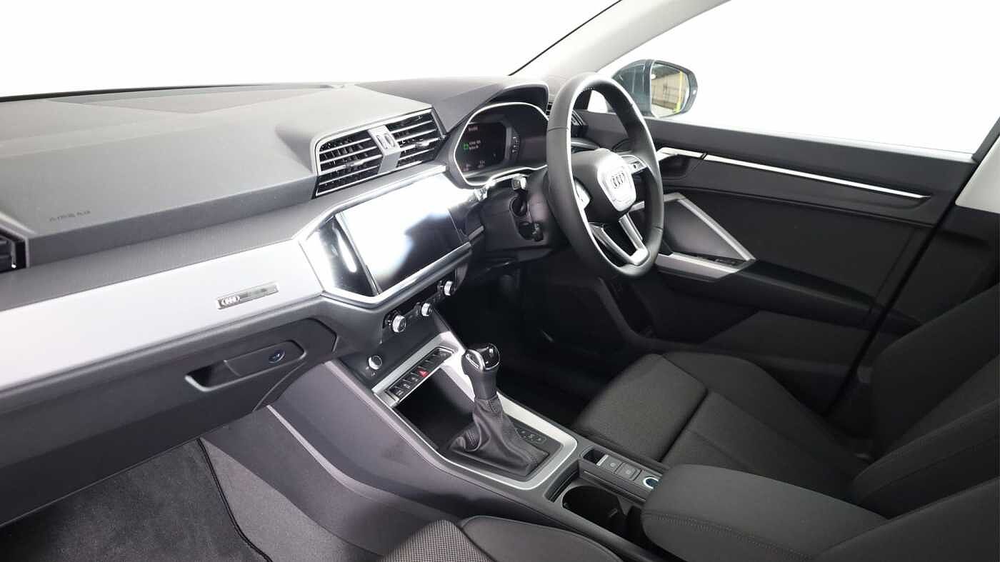 Used Audi Q3 2025 for sale - 76679933: Photo 2