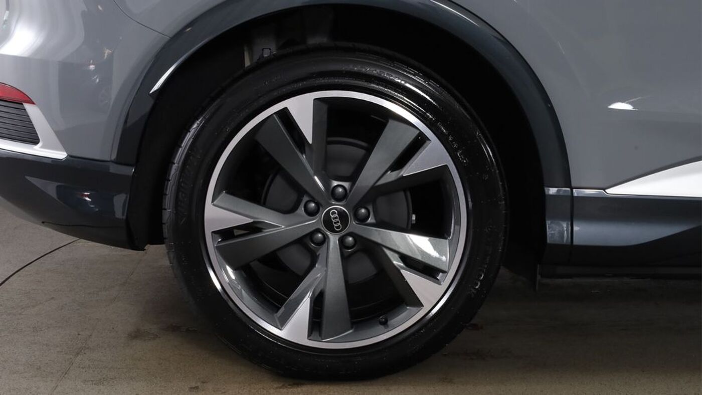 Used Audi Q4 e-tron 2025 for sale - 76679112: Photo 5