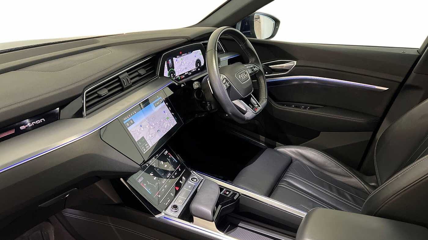 Used Audi e-tron 2022 for sale - 76674507: Photo 2