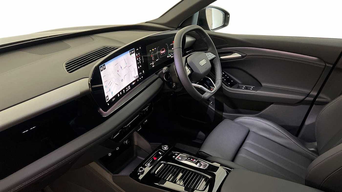 Used Audi Q6 e-tron 2025 for sale - 76679635: Photo 2