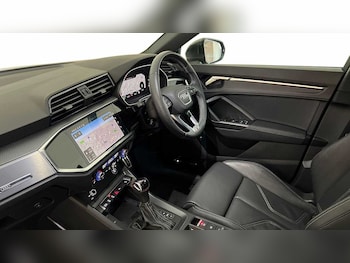 Used Audi Q3 2023 for sale - 77348560: Photo