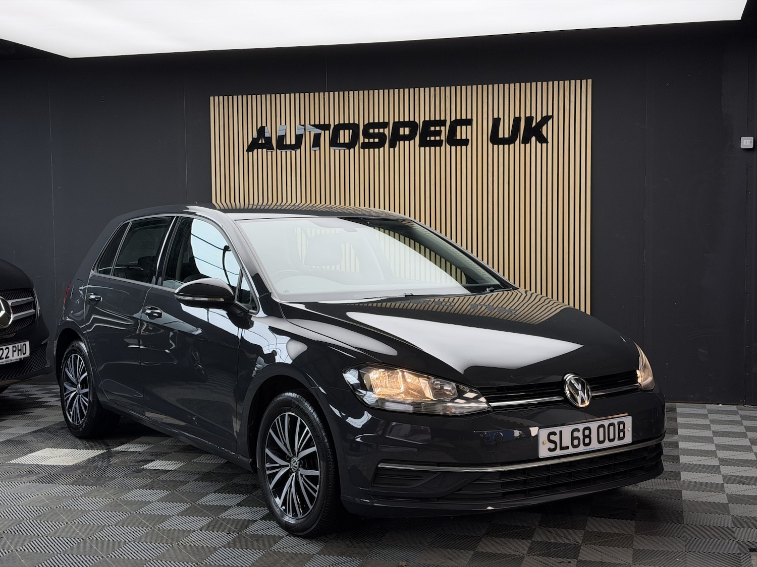 Used Volkswagen Golf 2018 for sale - 77622454: Photo 2