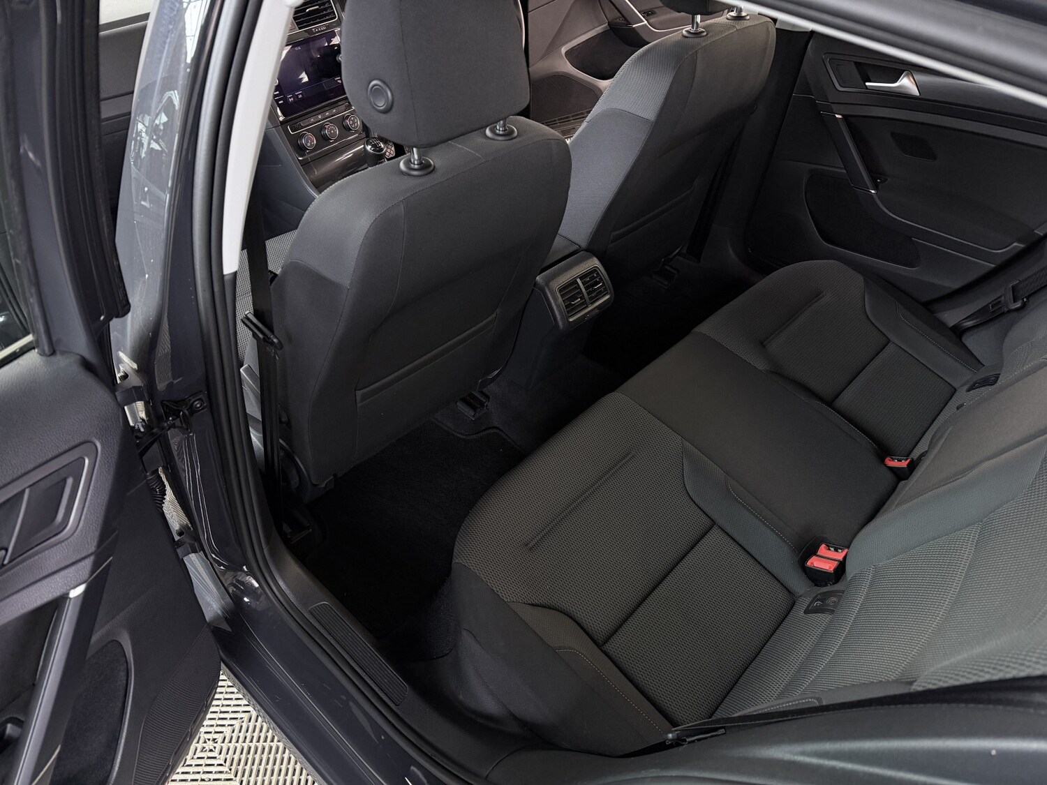 Used Volkswagen Golf 2018 for sale - 77622454: Photo 23