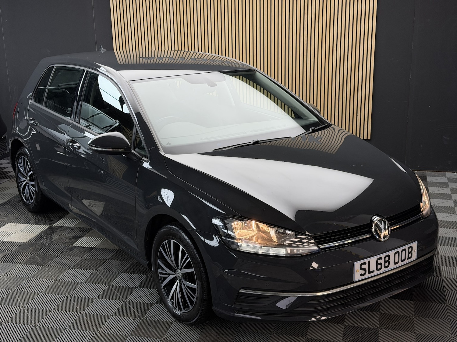 Used Volkswagen Golf 2018 for sale - 77622454: Photo 3