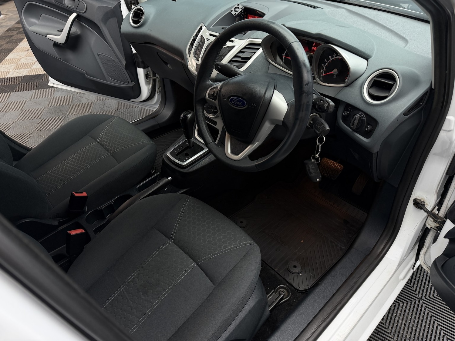 Used Ford Fiesta 2011 for sale - 77357297: Photo 16